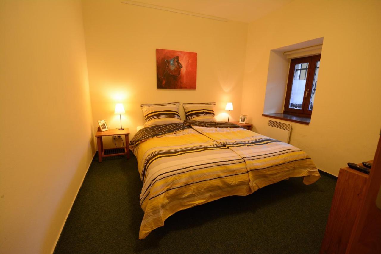 Penzion Art Kutna Hora Bed & Breakfast ภายนอก รูปภาพ