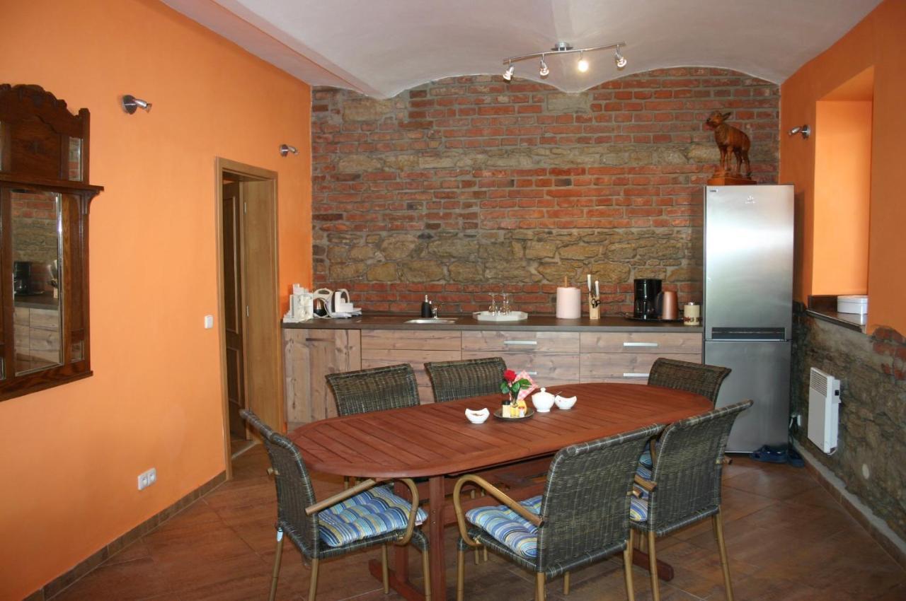 Penzion Art Kutna Hora Bed & Breakfast ภายนอก รูปภาพ